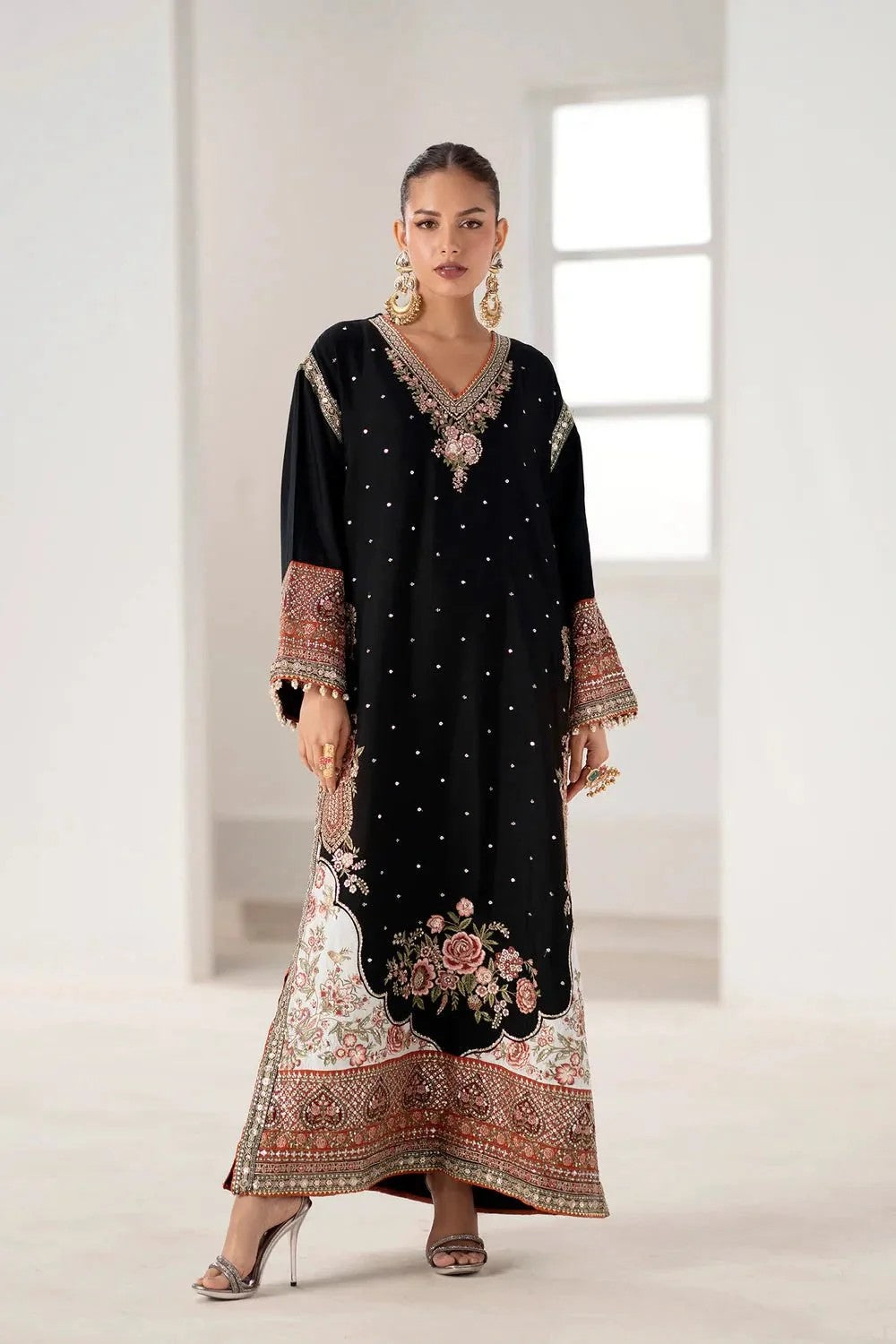 Women Paki Style Star Silk Embroidery Kurti Pant Dupatta Set